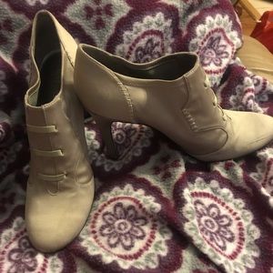 Nine West Heeled booties !